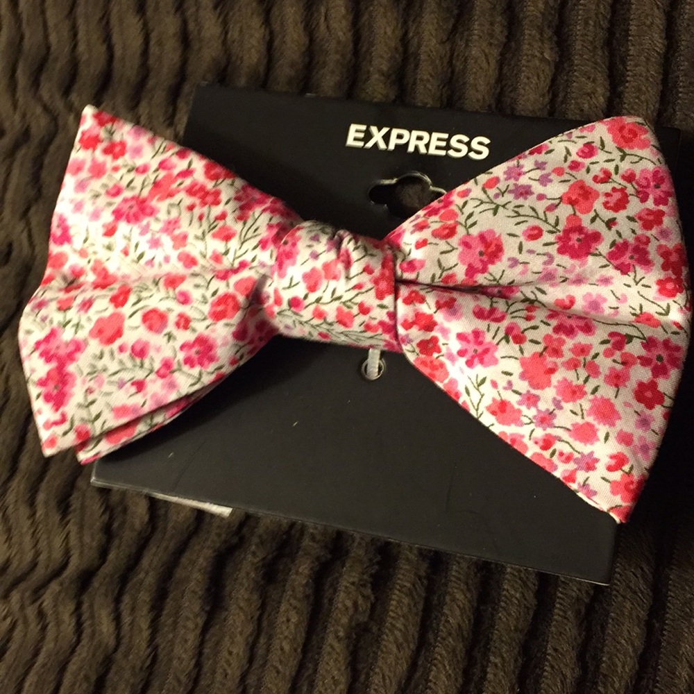 NWT! (EXPRESS) Floral Bow Tie